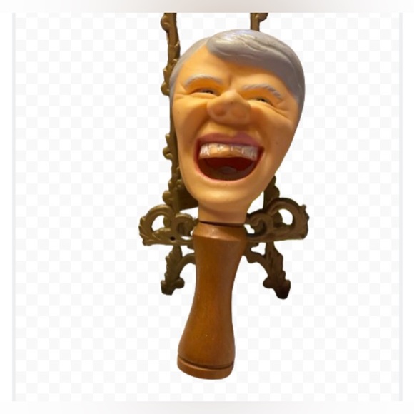 Vintage 1976 President Jimmy Carter FUNNY Head Bottle Opener Wood Handle Peanut - Picture 1 of 4